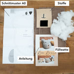 Laden Sie das Bild in den Galerie-Viewer, DIY Nähset - "Bär Bruno" mit allen Stoffen, Füllwatte, Schnittmuster & Anleitung