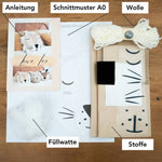 Laden Sie das Bild in den Galerie-Viewer, DIY Nähset - "Löwe Leo" mit allen Stoffen, Füllwatte, Schnittmuster & Anleitung